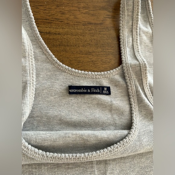 Abercrombie & Fitch Light Gray Tank Top Size M - Picture 5 of 7